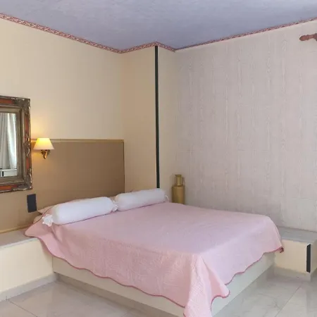 Guest house In - Senior Citizen In Blue Hersonissos (Crete)