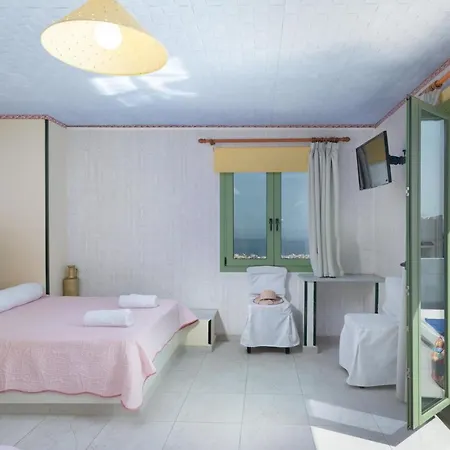 In - Senior Citizen In Blue Guest house Hersonissos (Crete)