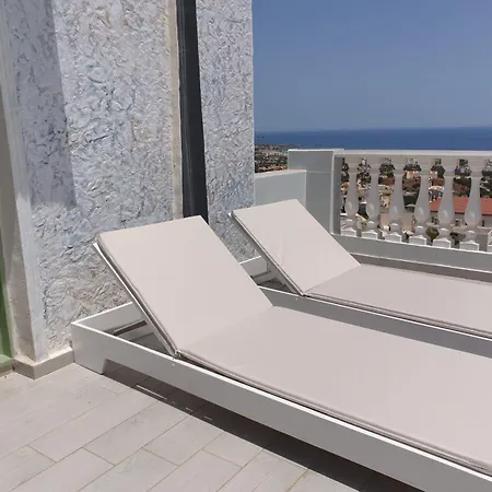 Senior Citizen In Blue Apartmán *