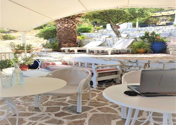 Senior Citizen In Blue Appartement Chersonissos